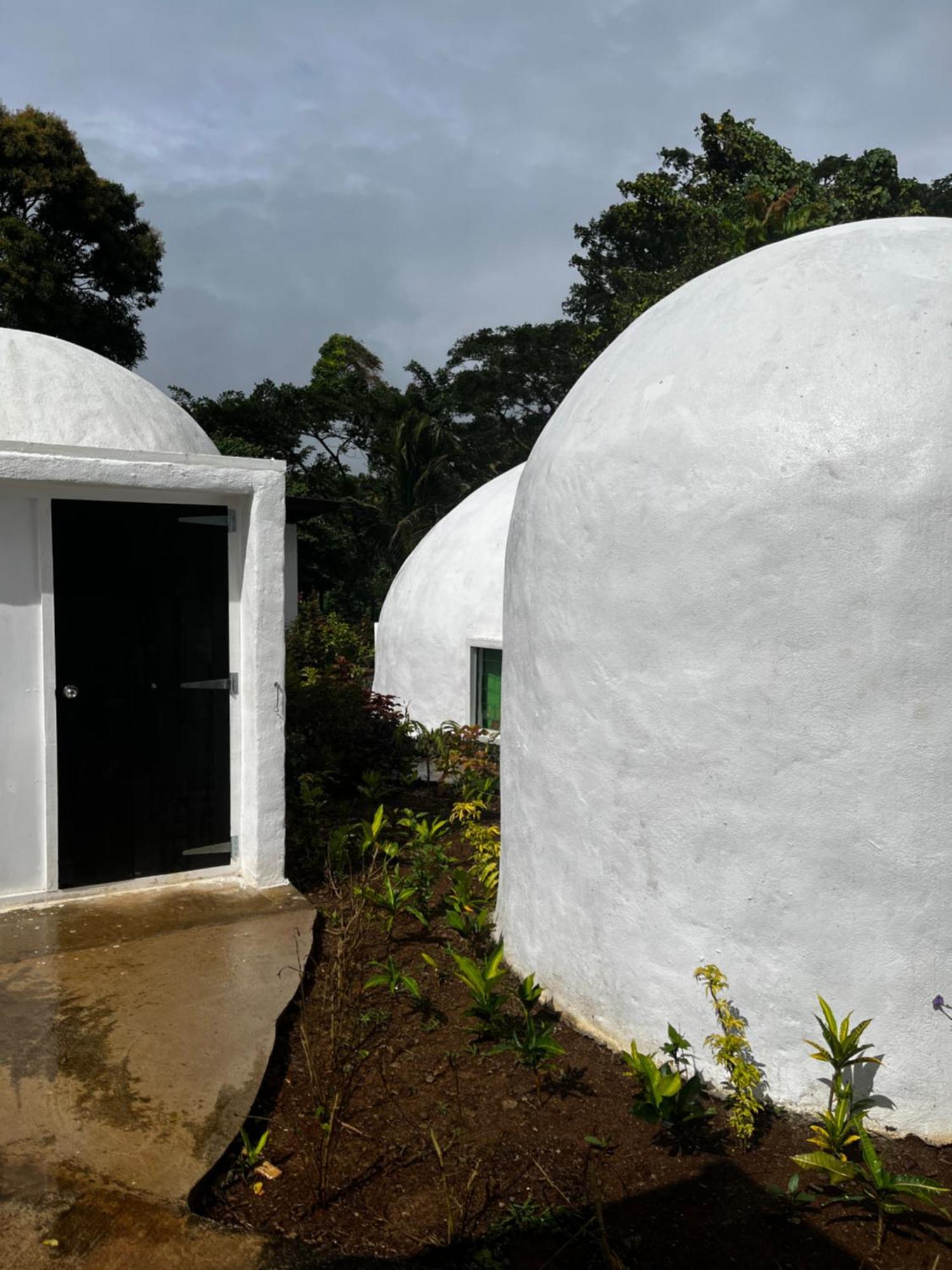 Camp Taveuni Hostel Матей Екстериор снимка
