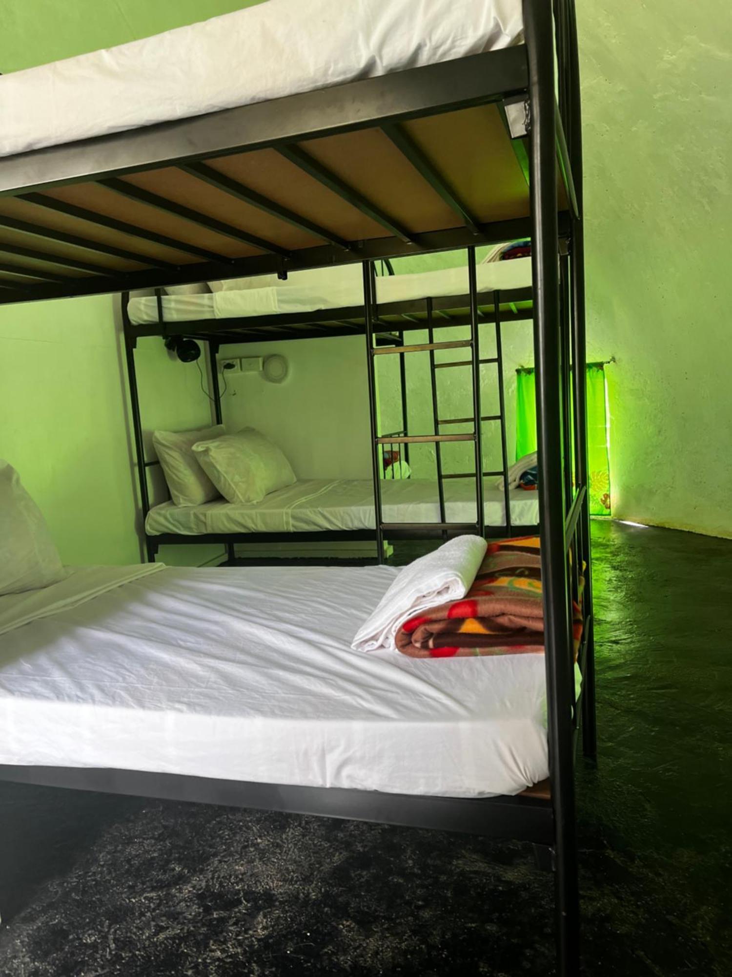 Camp Taveuni Hostel Матей Екстериор снимка